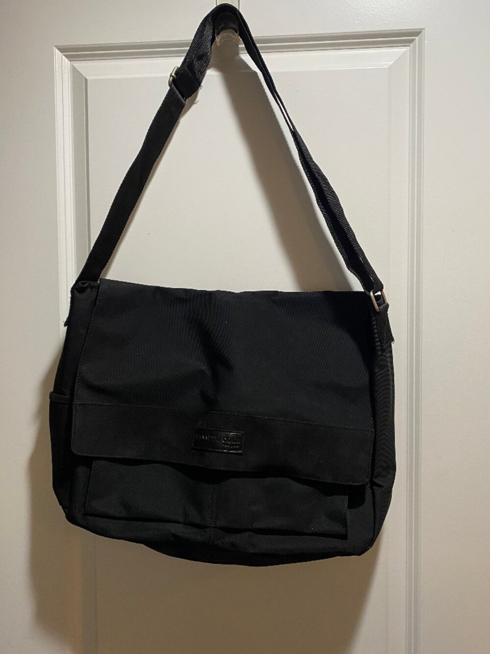 Kenneth Cole Reaction Messenger Bag